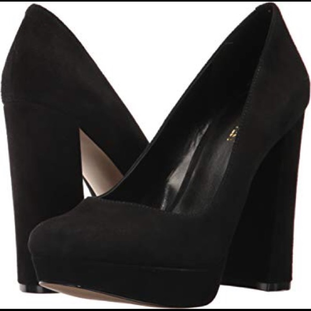 Nine West “Delay” Pumps